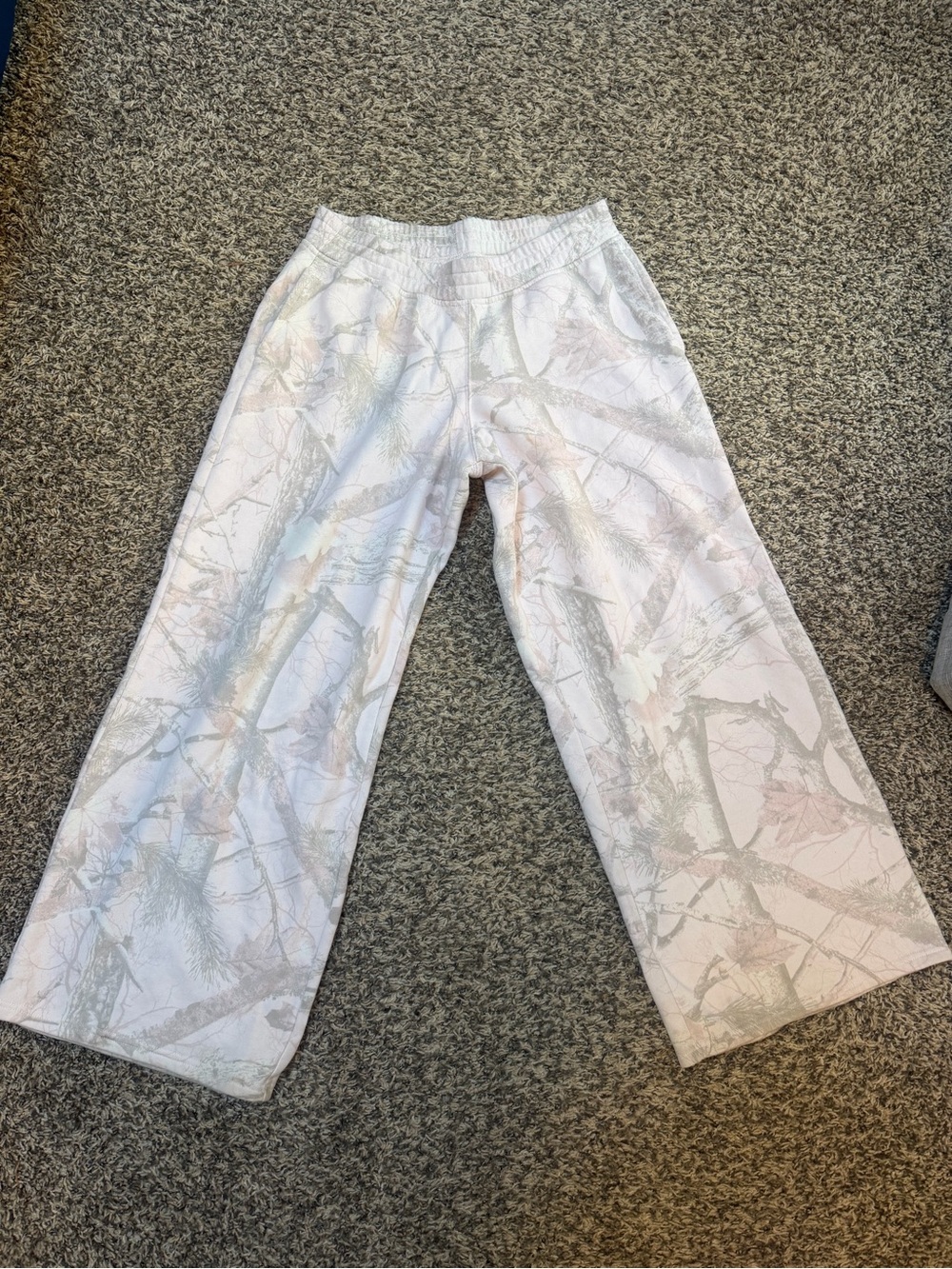 Women’s Hollister camo sweats